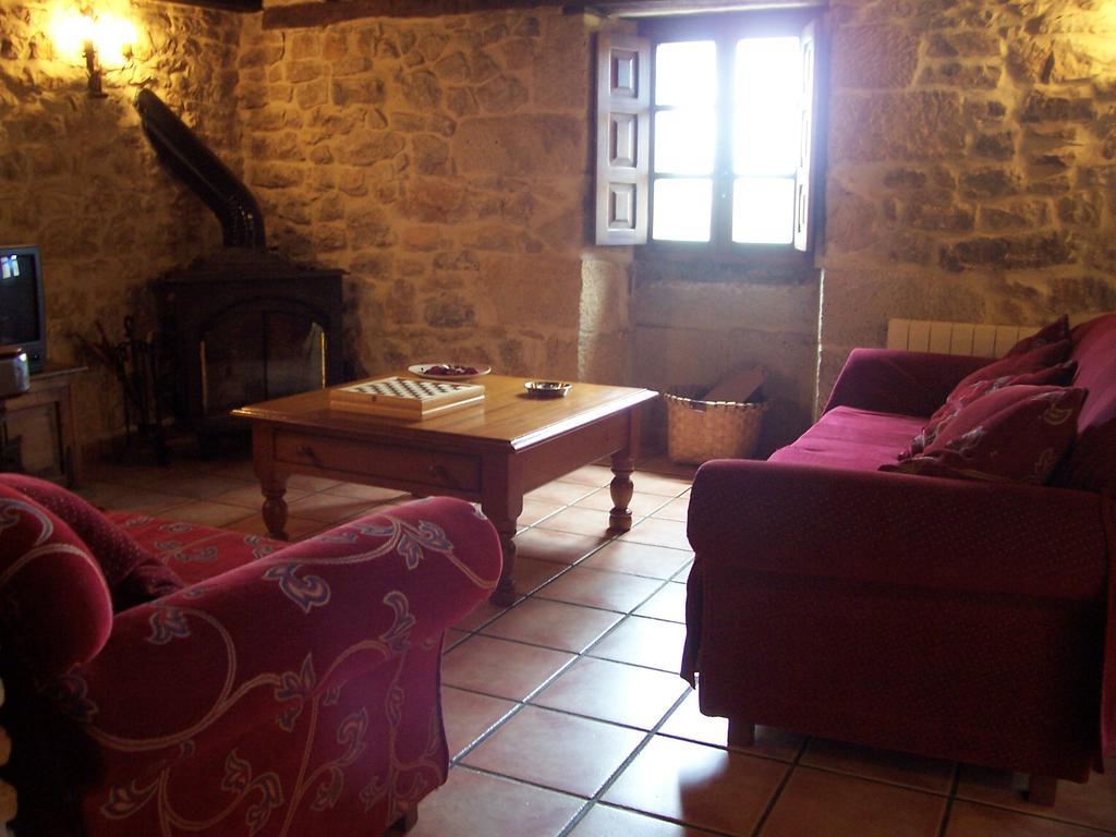 Casa Rural La Toba I Y II Bezana Kamer foto