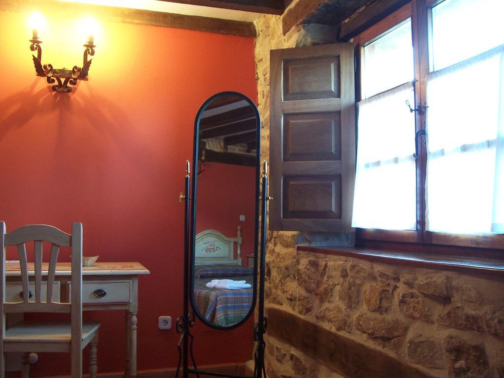 Casa Rural La Toba I Y II Bezana Kamer foto